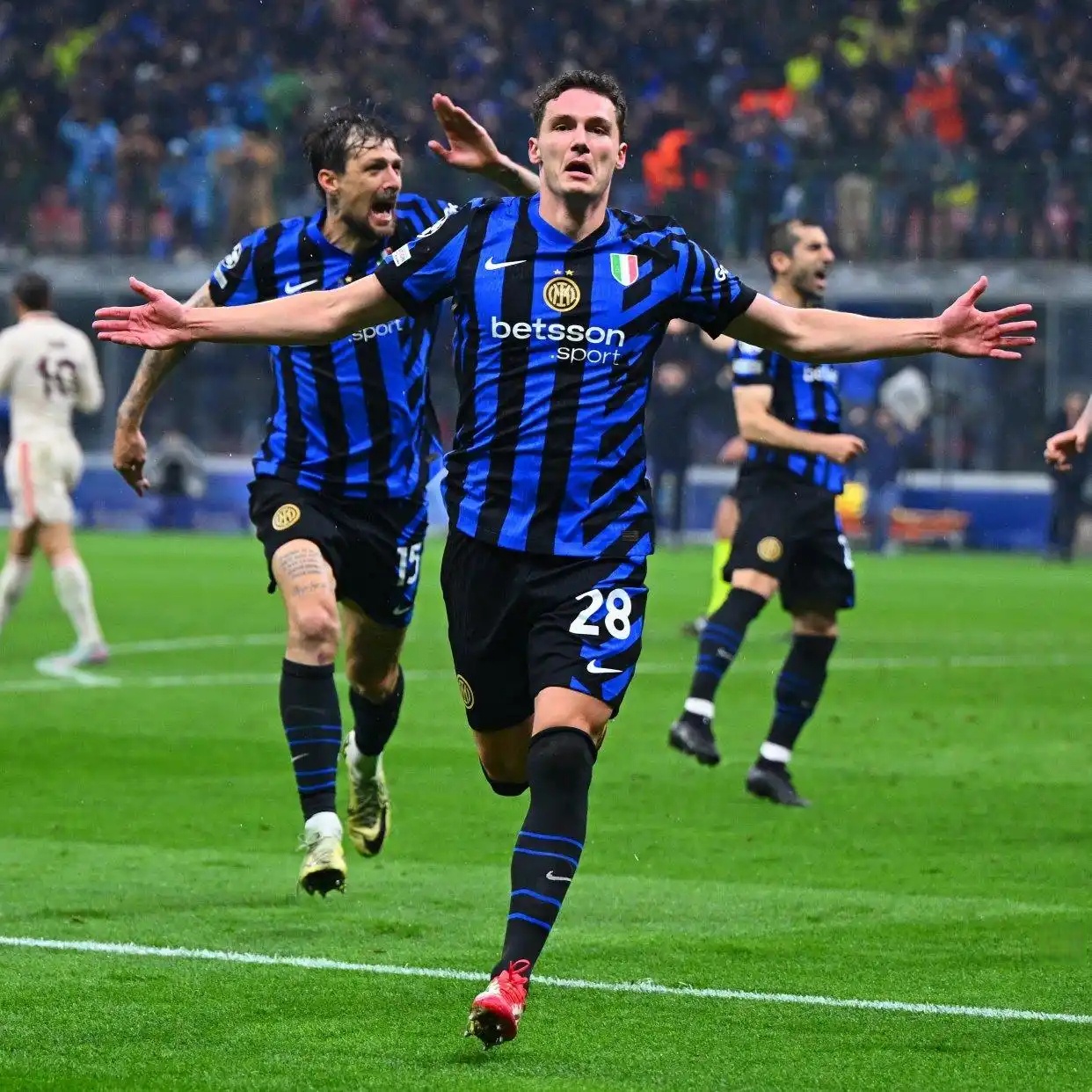 拜仁逆转瑞士,布鲁诺统治全场 拜仁逆转瑞士,布鲁诺统治全场