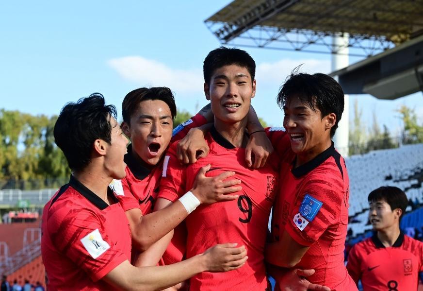 韩国队绝杀法国队，黄鸭组合扛起全队