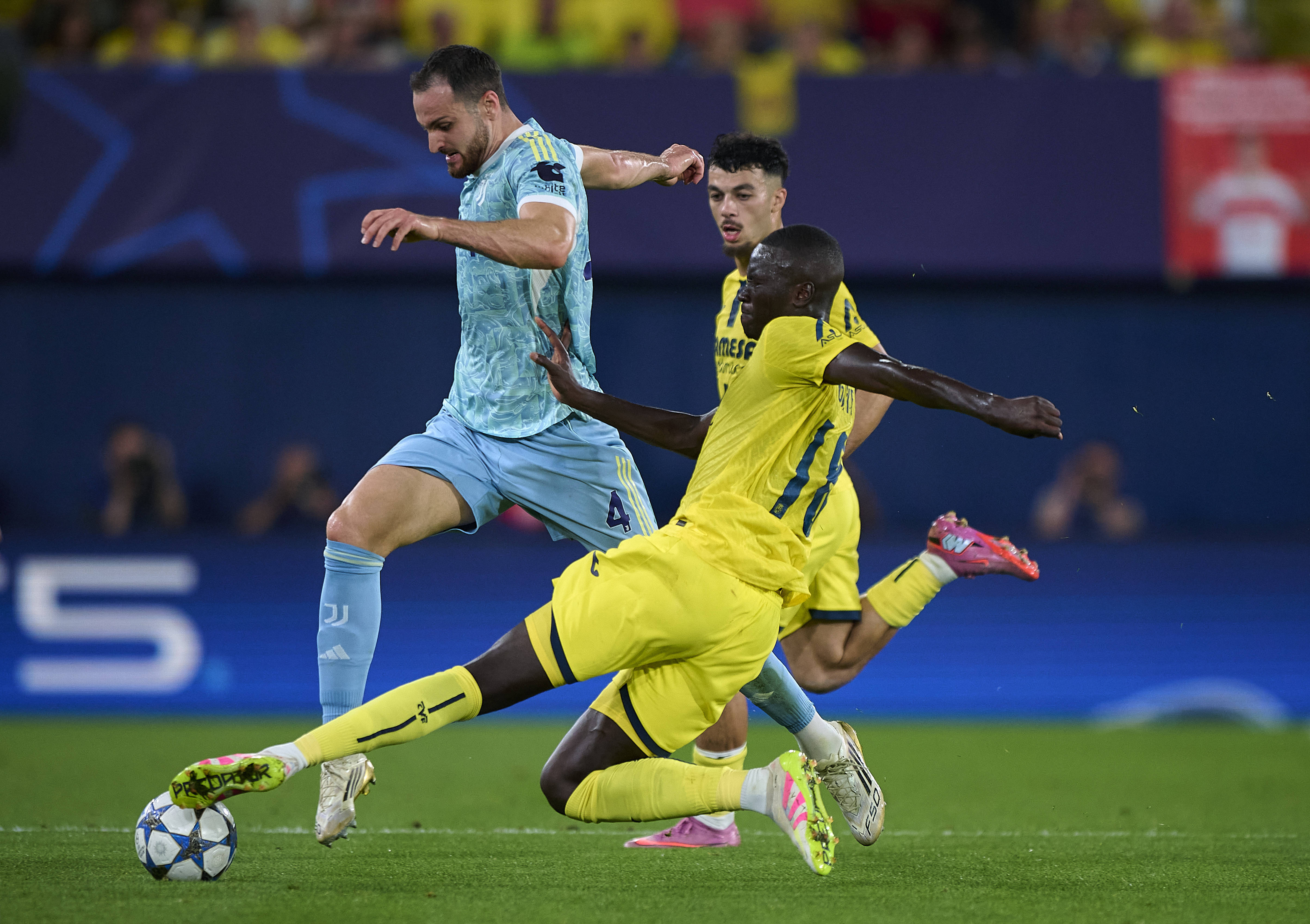 尤文图斯冠军联赛出局,卫冕希望落空 尤文图斯冠军联赛出局,卫冕希望落空