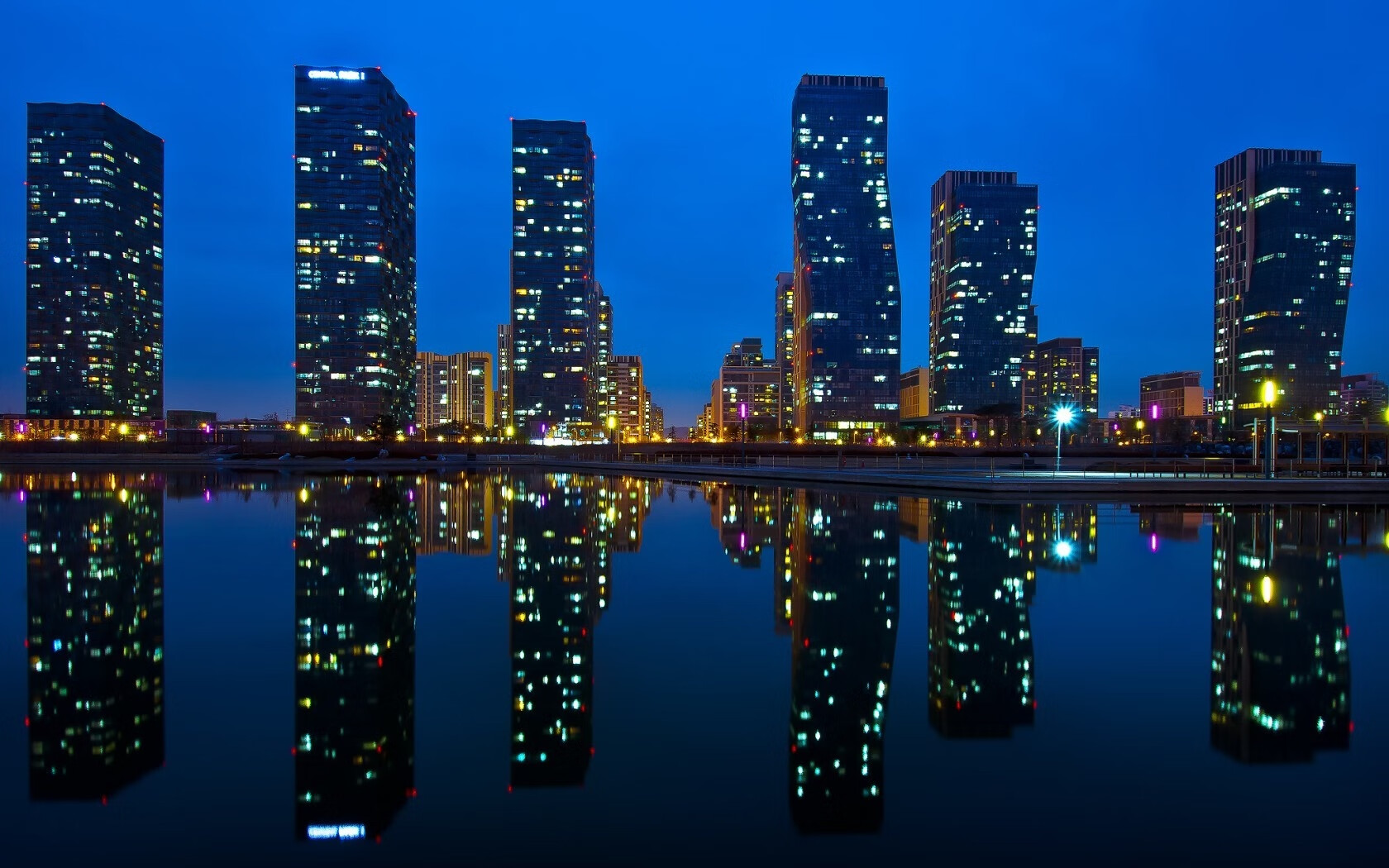 唯一性之光,雷霆防守锁死尼克斯,字母哥在意甲焦点战接管比赛